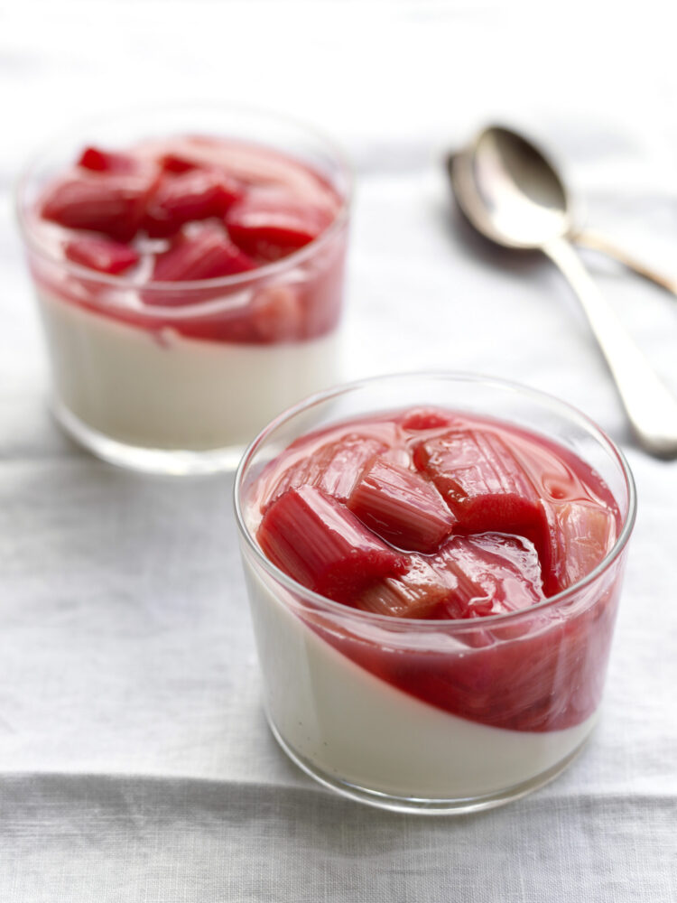 rhubarb panna cotta